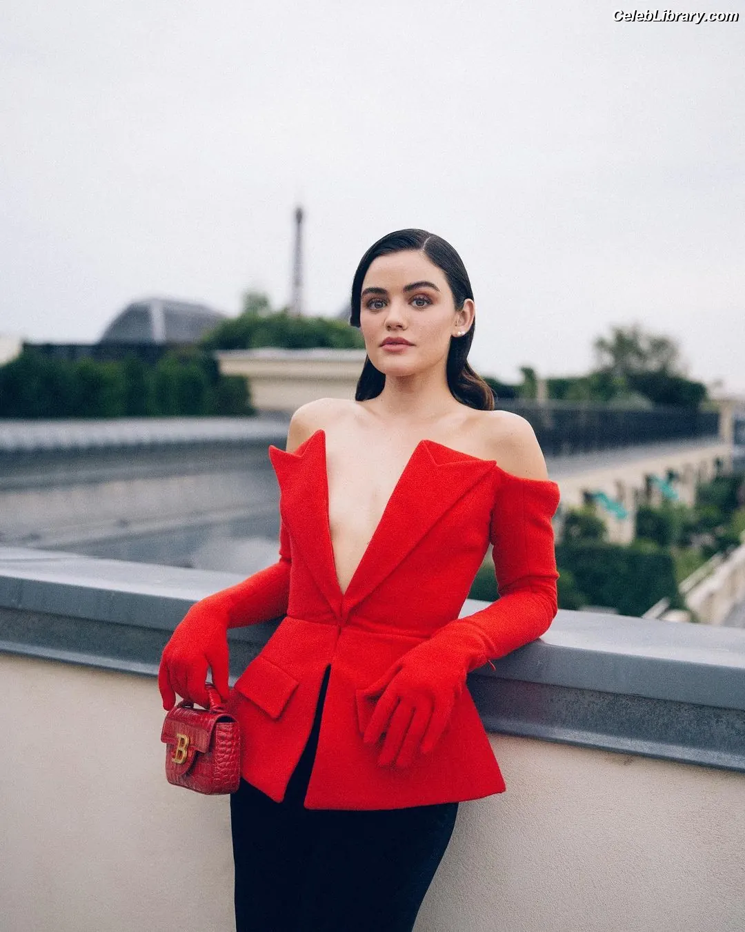 Lucy Hale photo 21 of 819