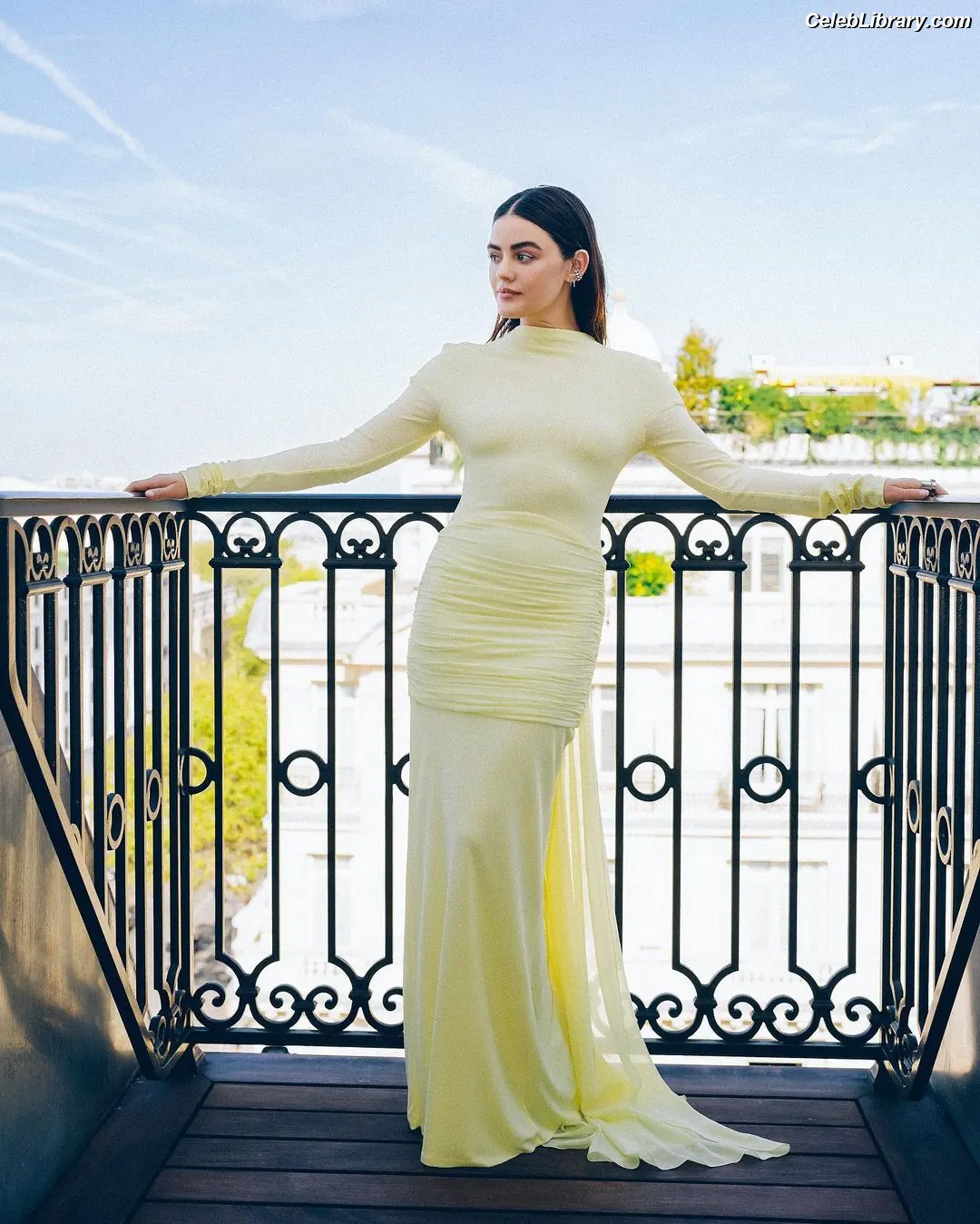 Lucy Hale photo 23 of 819