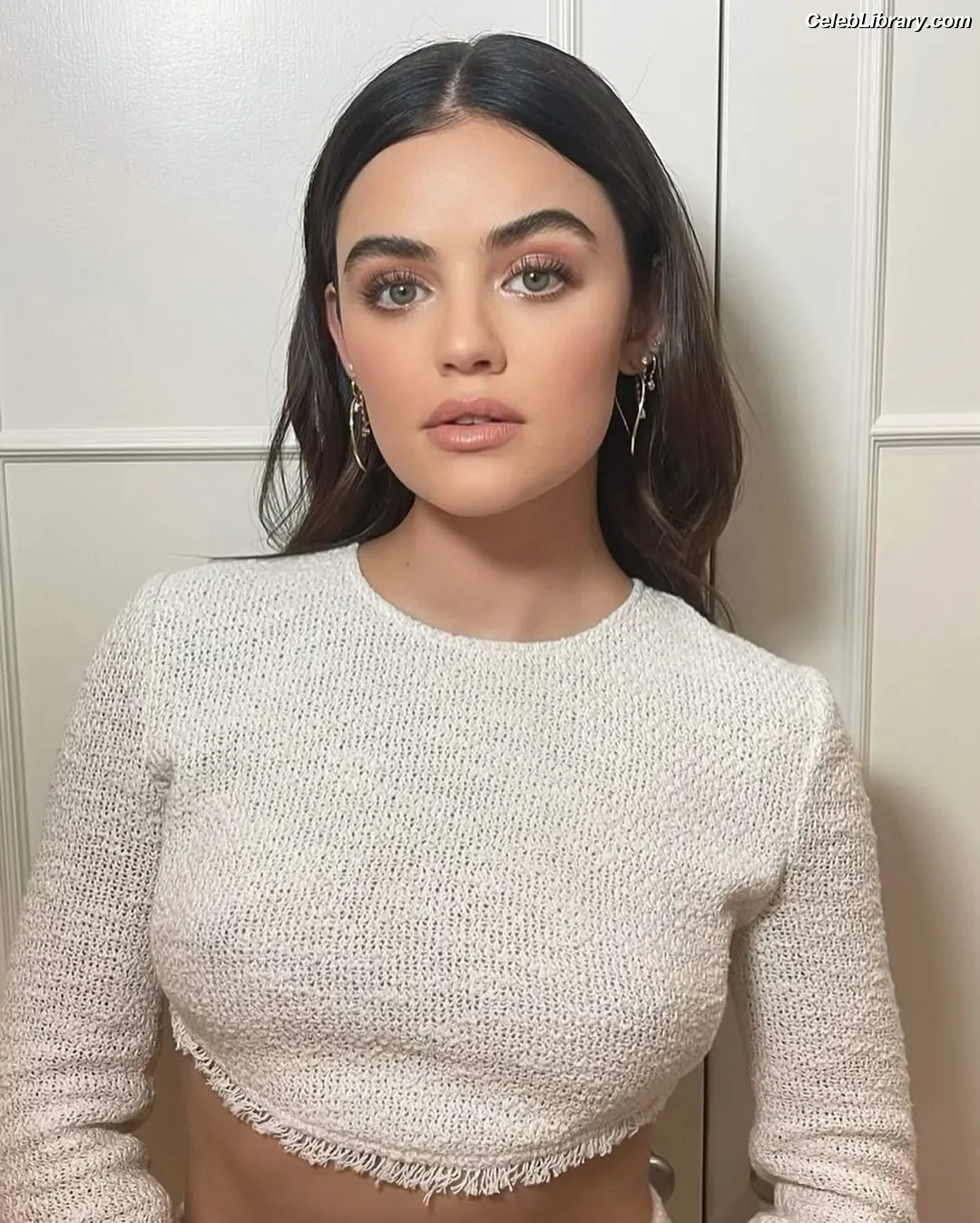Lucy Hale photo 2 of 819