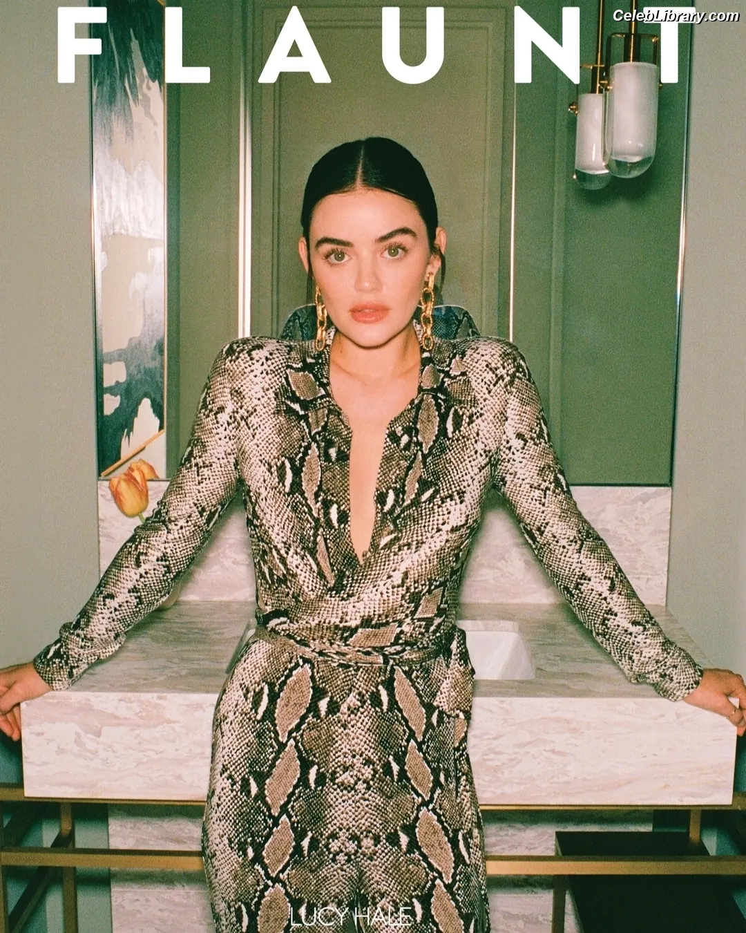 Lucy Hale photo 3 of 819