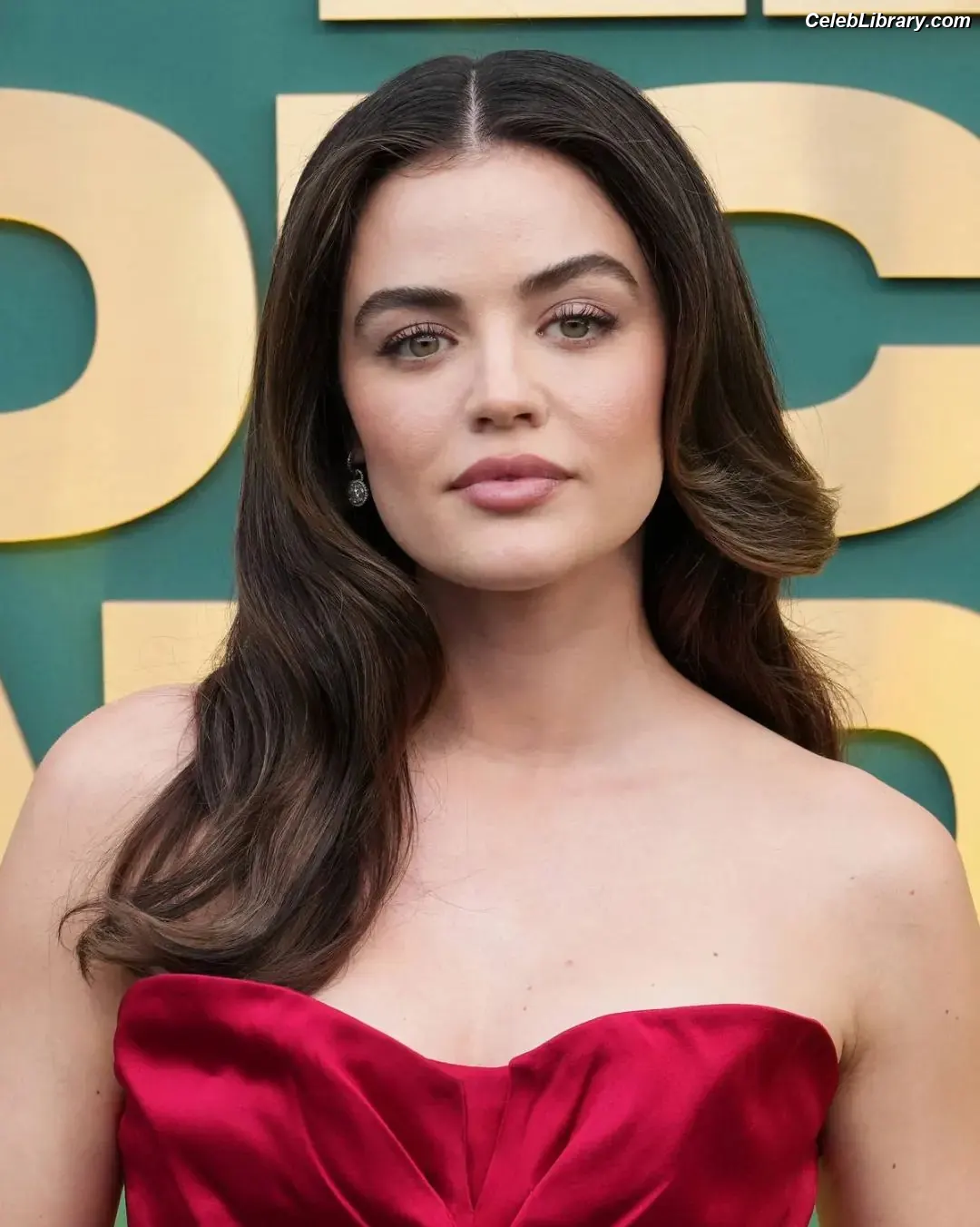 Lucy Hale photo 17 of 819