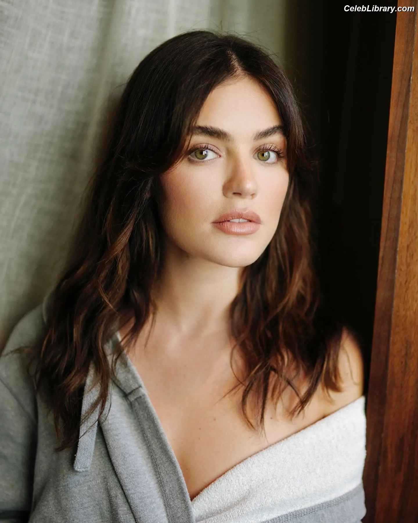 Lucy Hale photo 19 of 819