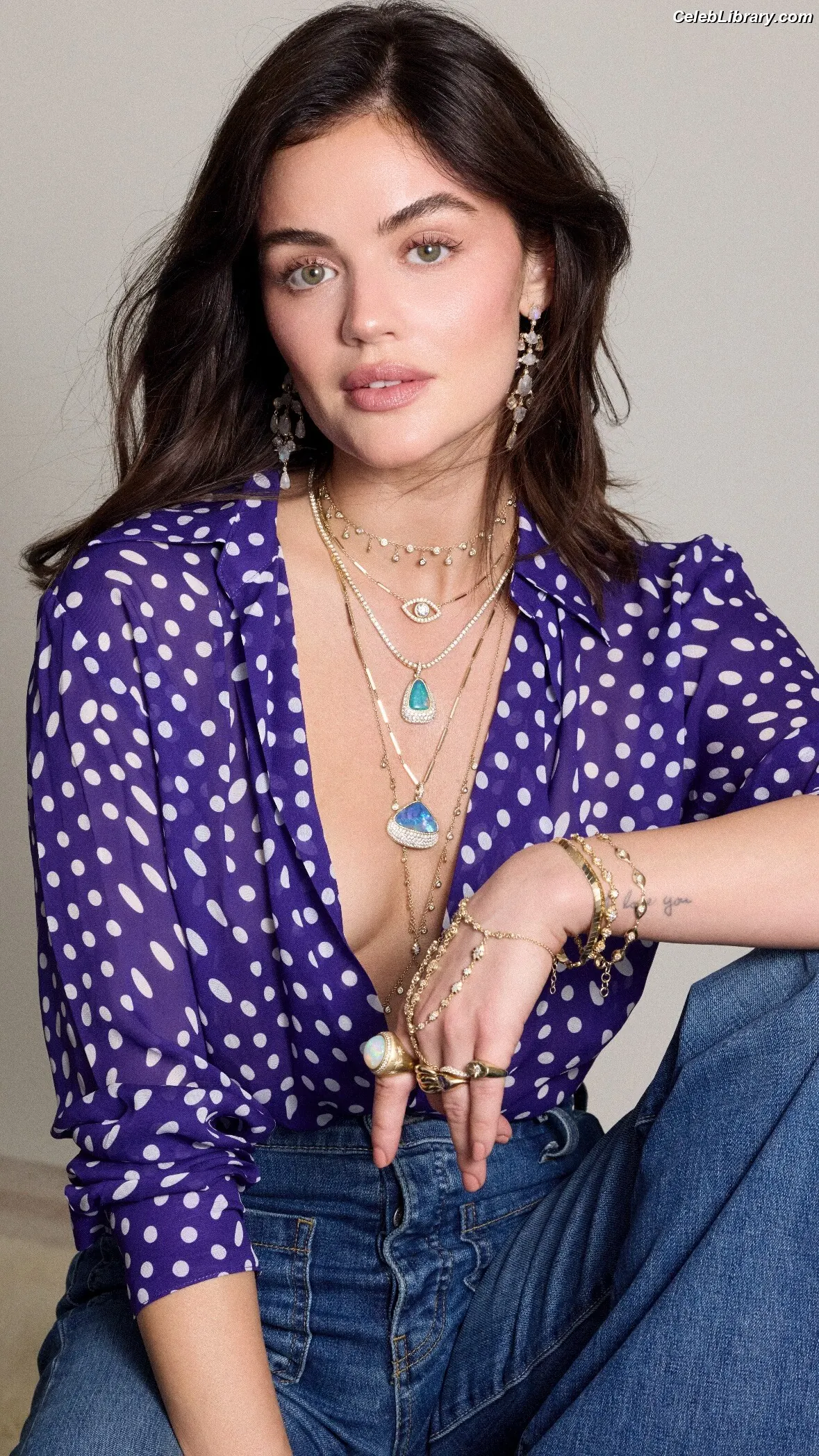 Lucy Hale photo 5 of 819