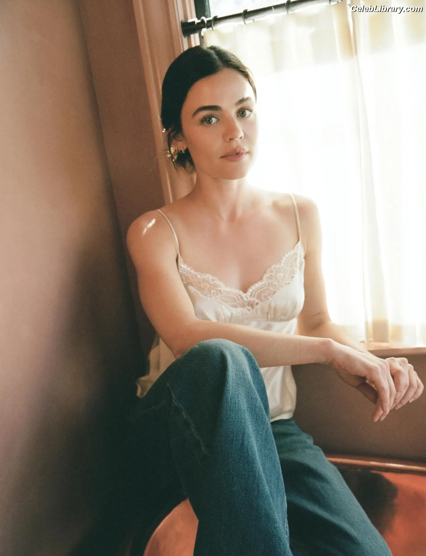 Lucy Hale photo 23 of 819