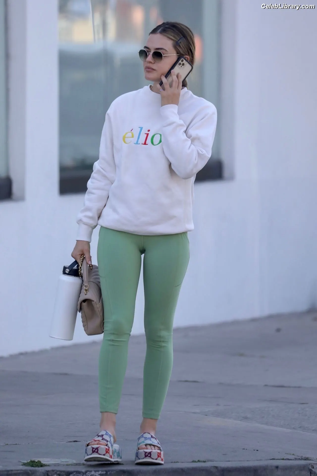 Lucy Hale photo 5 of 819