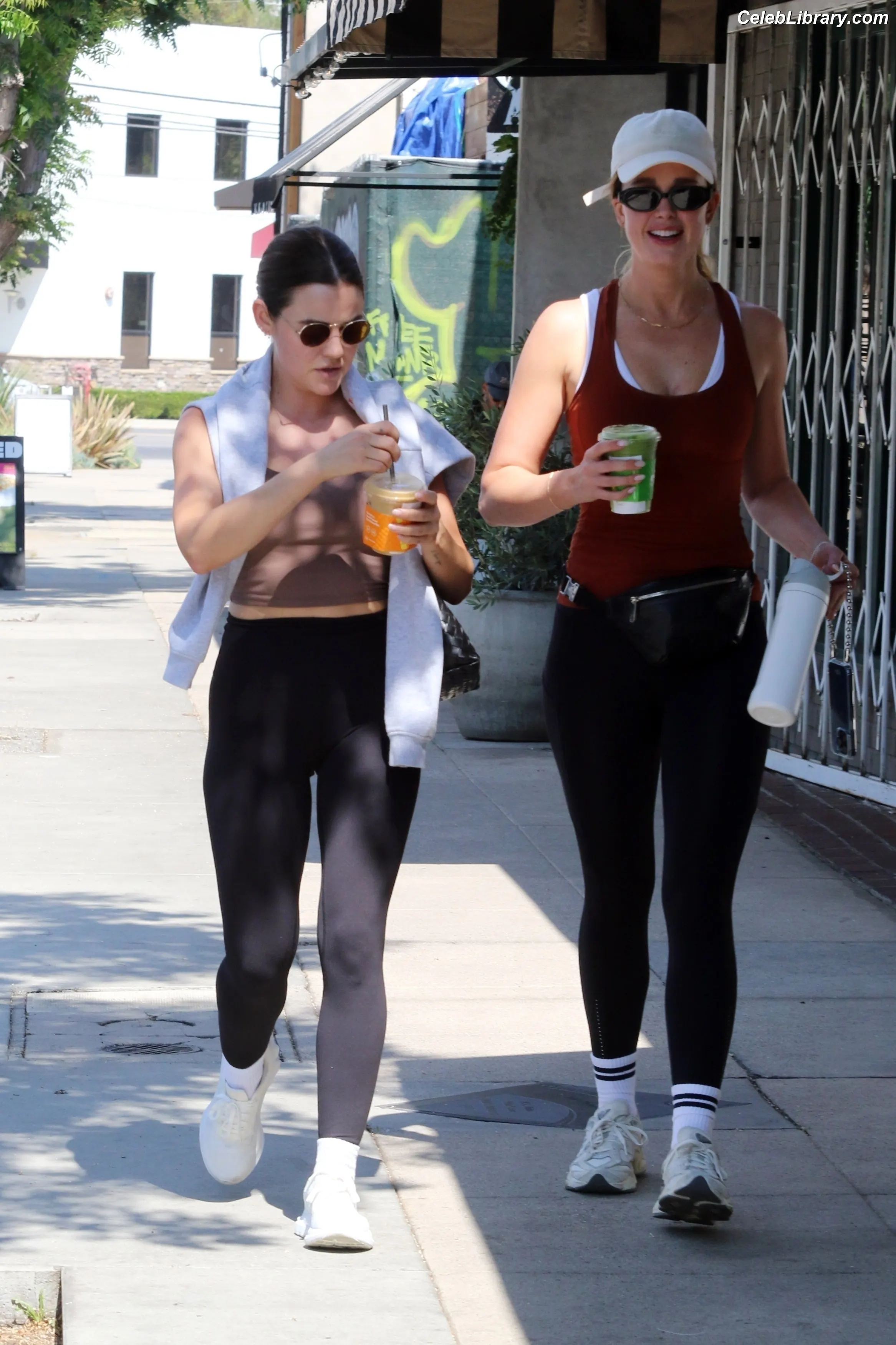 Lucy Hale photo 18 of 819