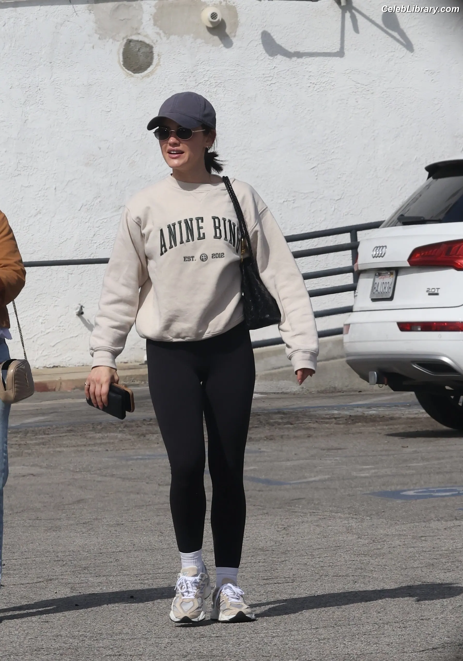Lucy Hale photo 22 of 819