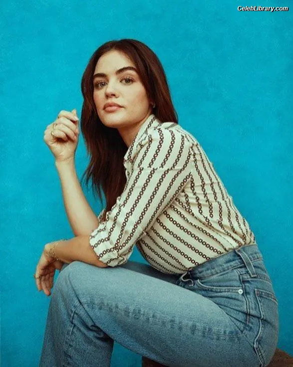 Lucy Hale photo 5 of 819