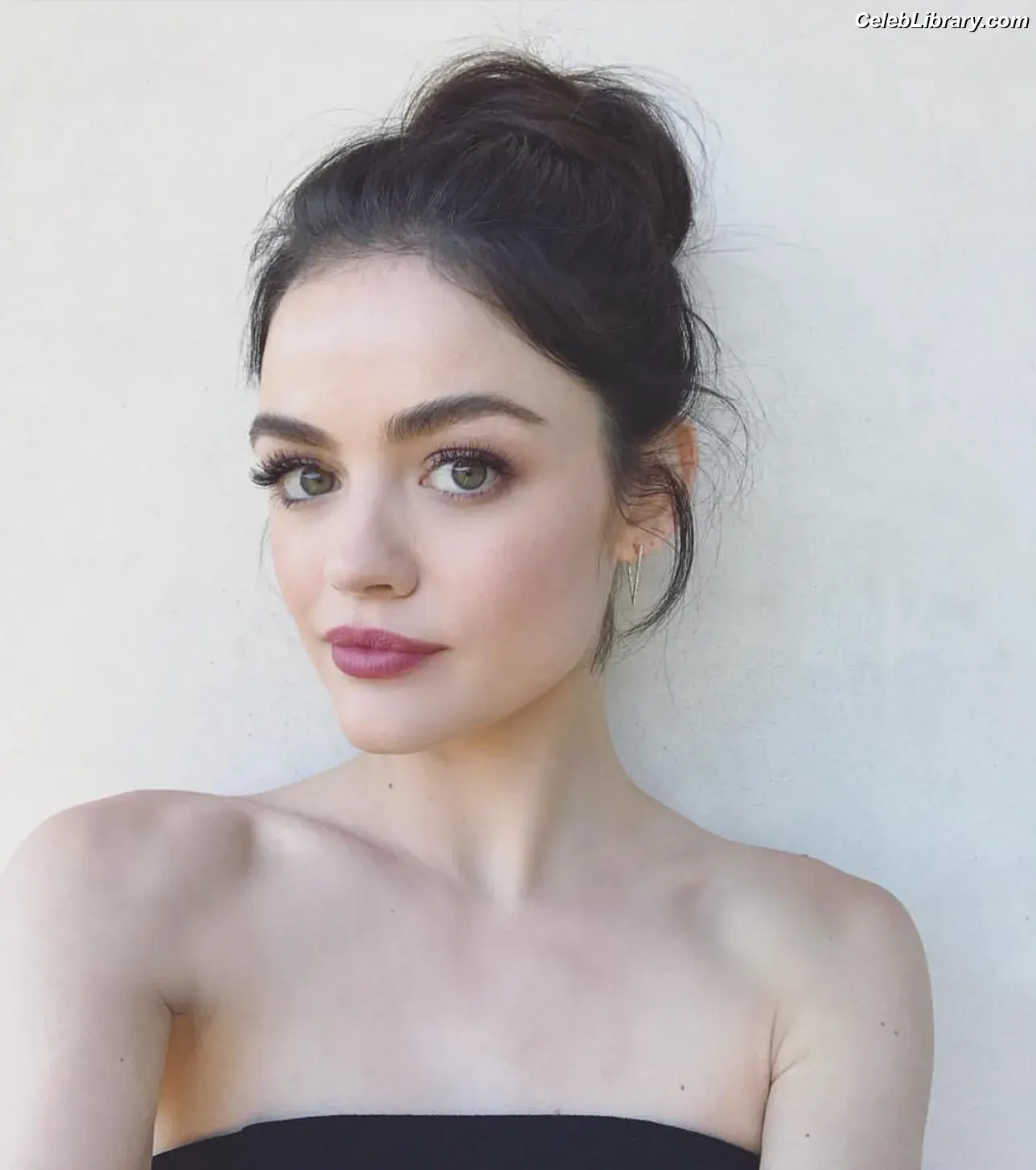 Lucy Hale photo 11 of 819