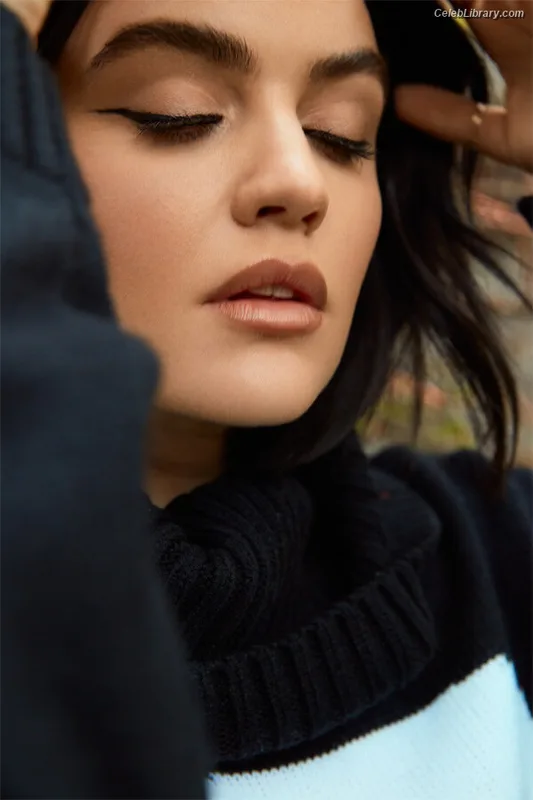 Lucy Hale photo 3 of 808