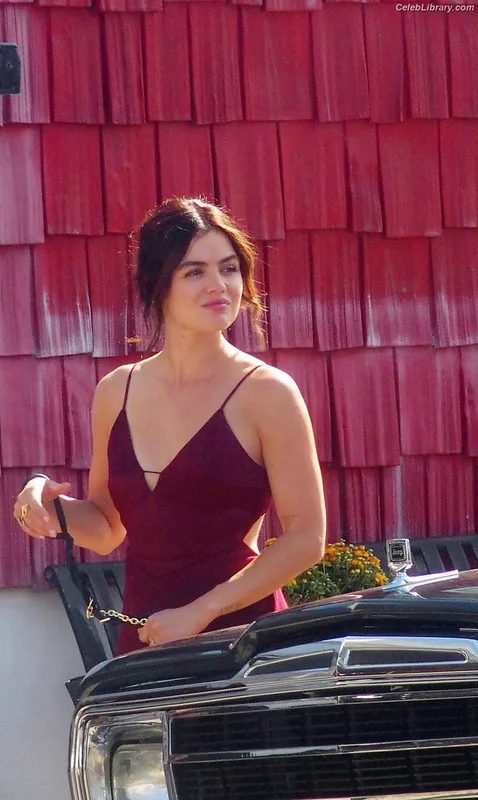 Lucy Hale photo 5 of 808