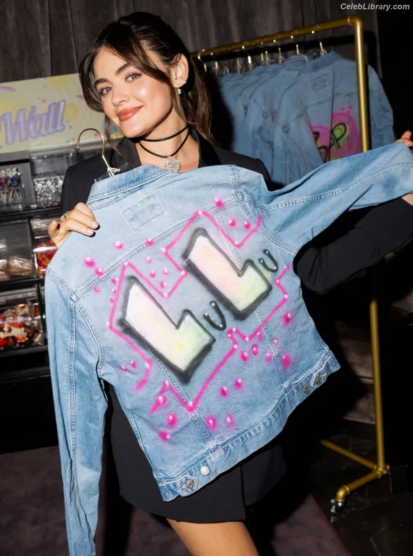 Lucy Hale photo 16 of 808