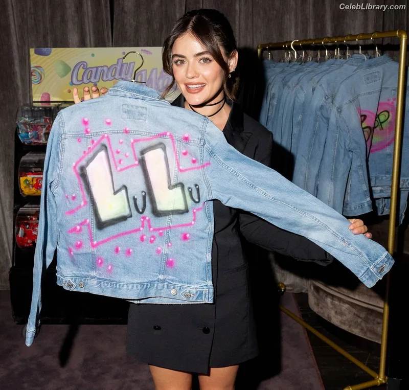 Lucy Hale photo 17 of 808
