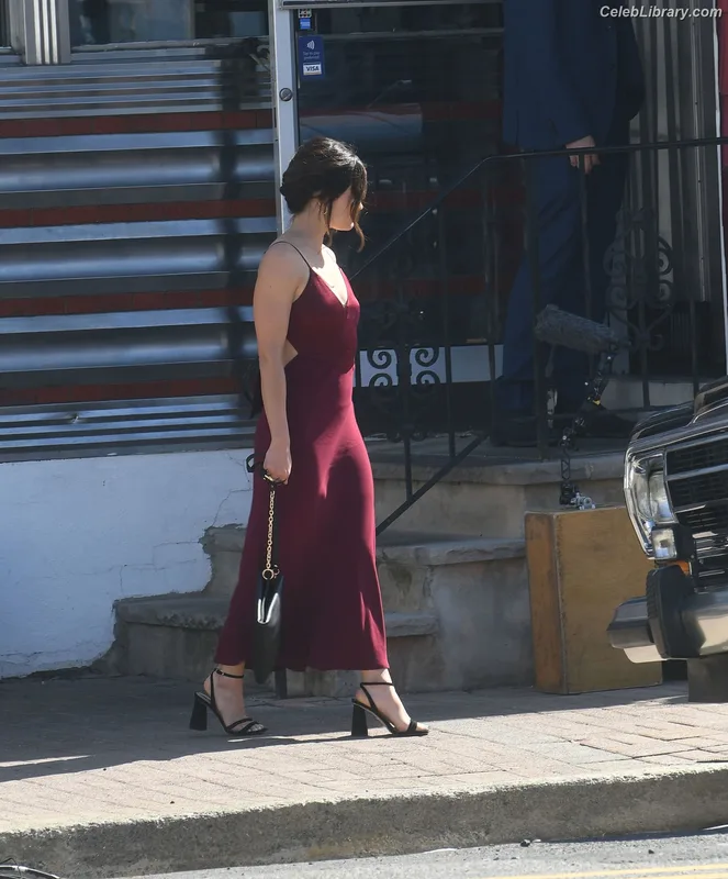 Lucy Hale photo 22 of 808