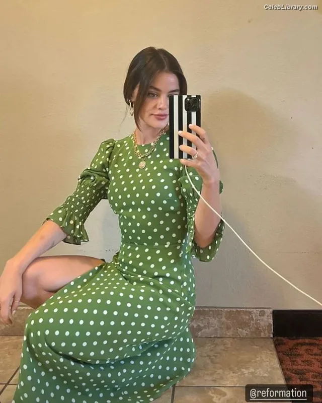 Lucy Hale photo 7 of 808