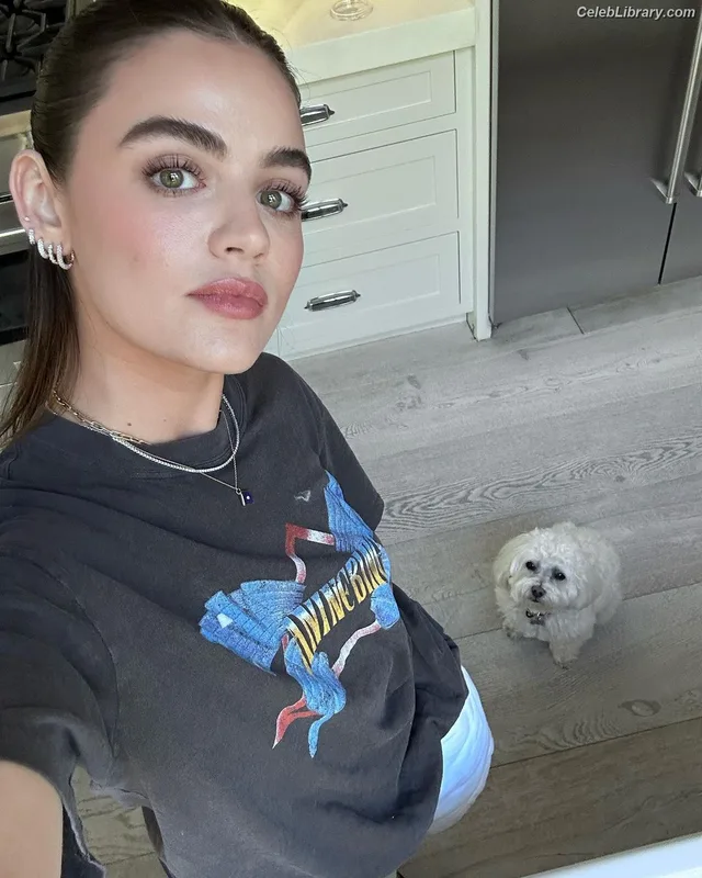 Lucy Hale photo 20 of 808