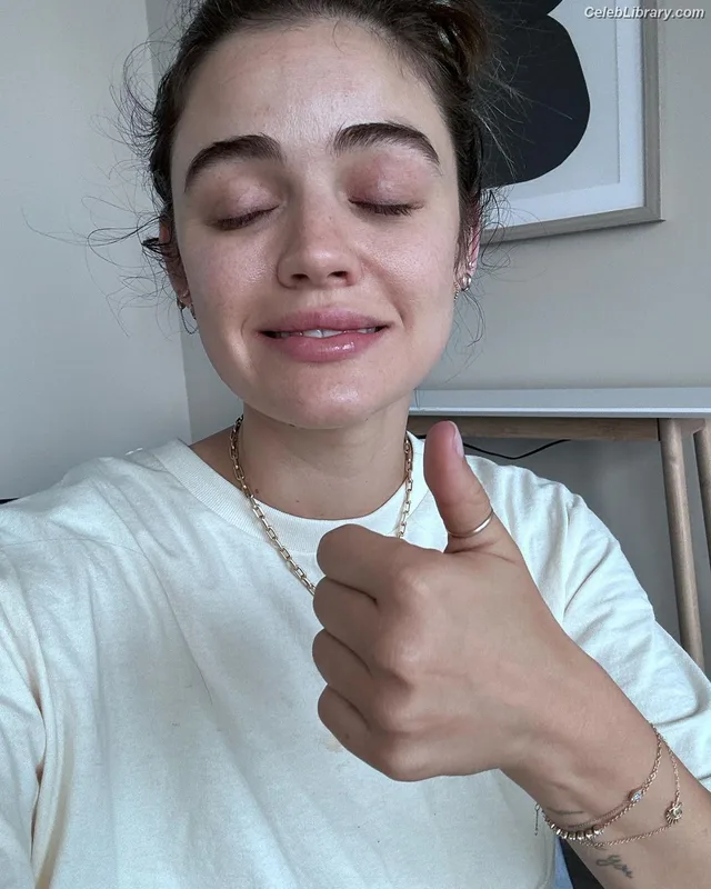 Lucy Hale photo 3 of 808