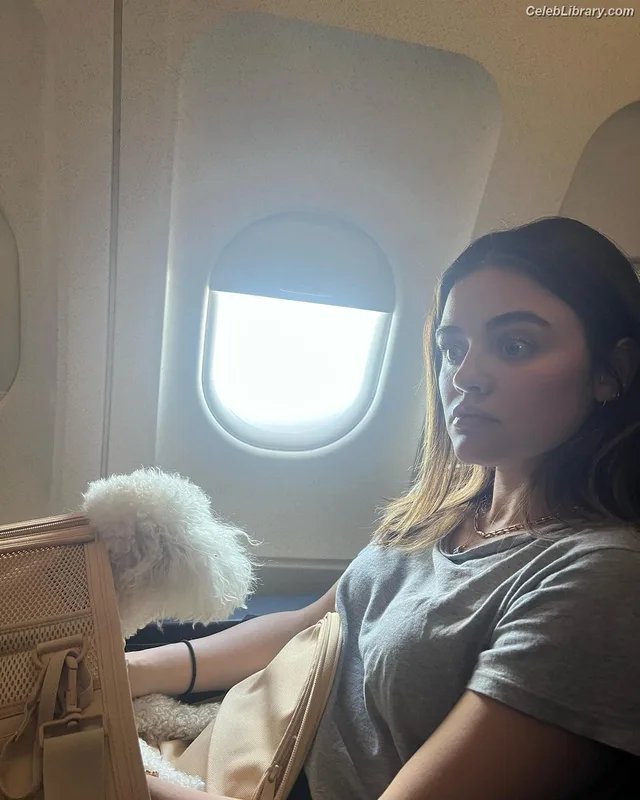 Lucy Hale photo 5 of 808