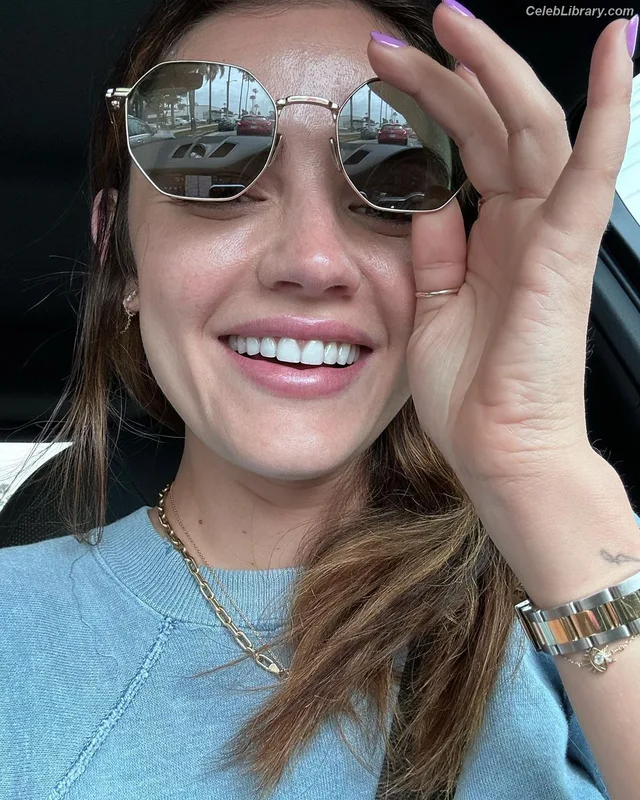 Lucy Hale photo 6 of 808