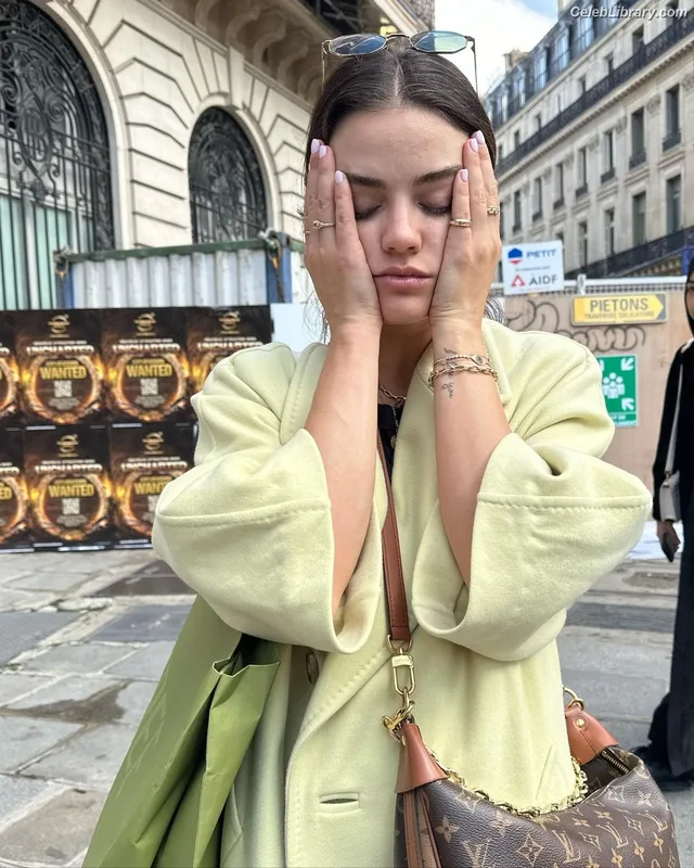 Lucy Hale photo 8 of 808