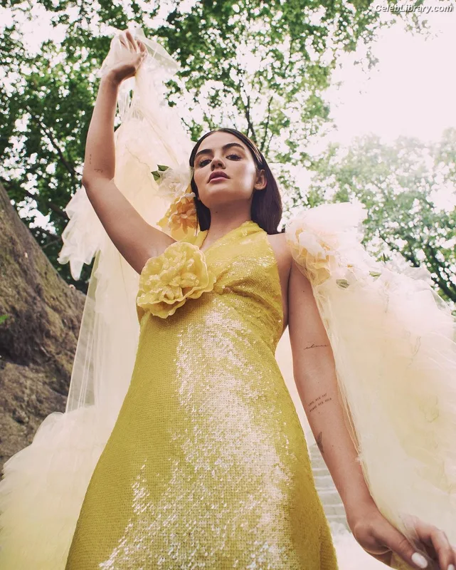 Lucy Hale photo 24 of 808