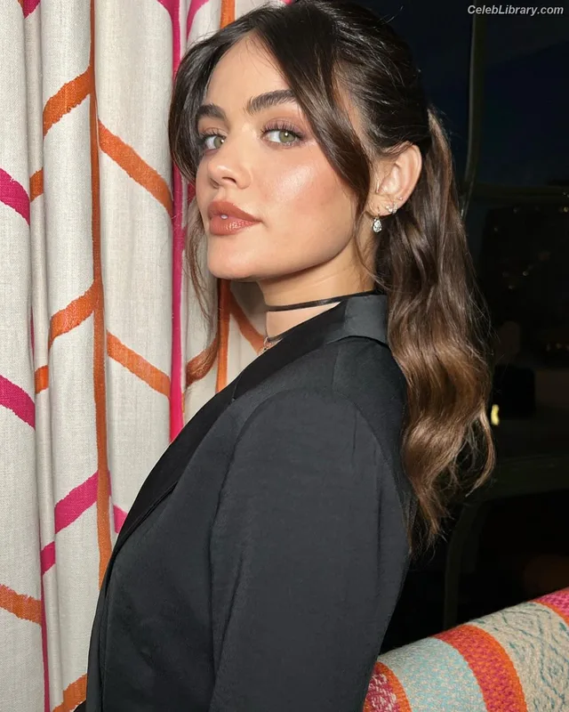 Lucy Hale photo 6 of 808