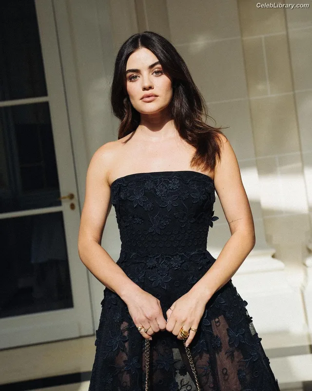 Lucy Hale photo 23 of 808