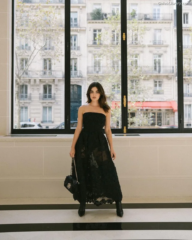 Lucy Hale photo 24 of 808