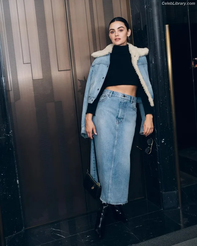 Lucy Hale photo 5 of 808