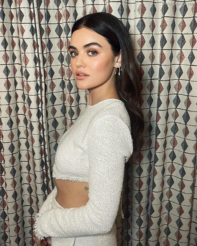 Lucy Hale photo 14 of 808