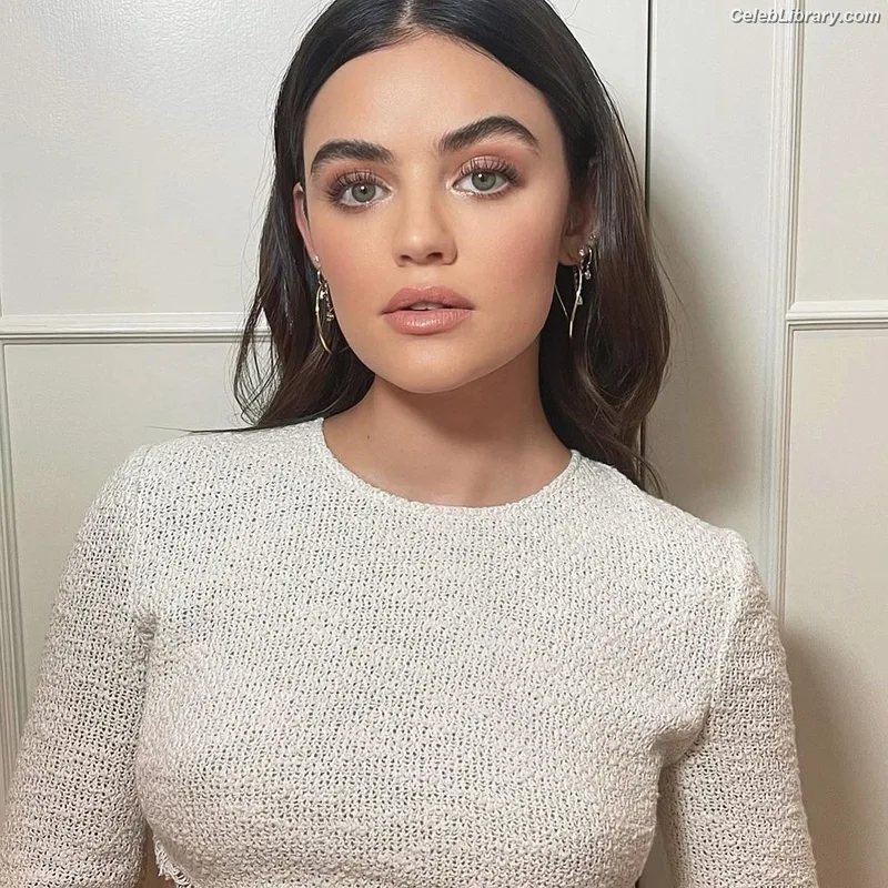 Lucy Hale photo 19 of 808