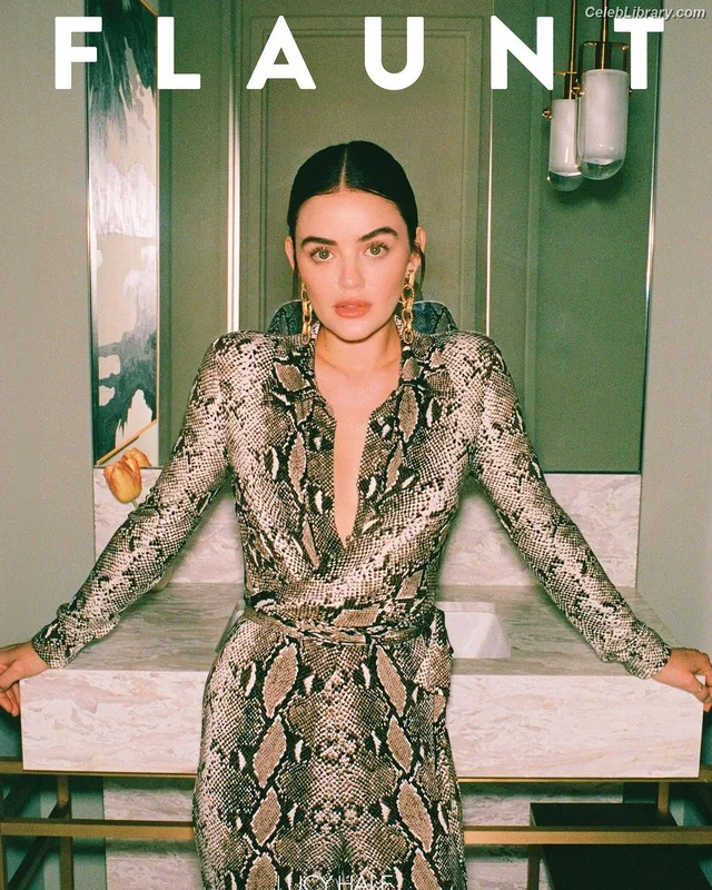 Lucy Hale photo 14 of 808