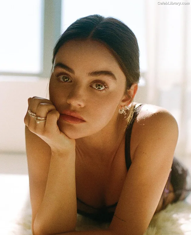 Lucy Hale photo 23 of 808