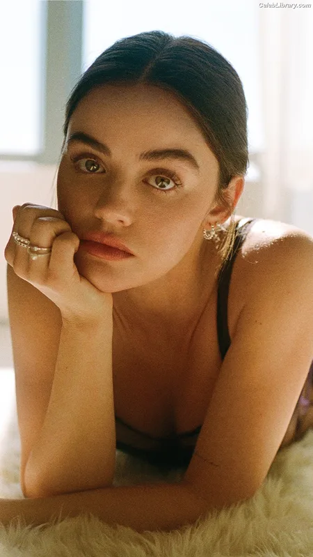 Lucy Hale photo 24 of 808