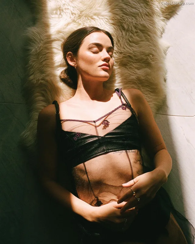 Lucy Hale photo 1 of 808