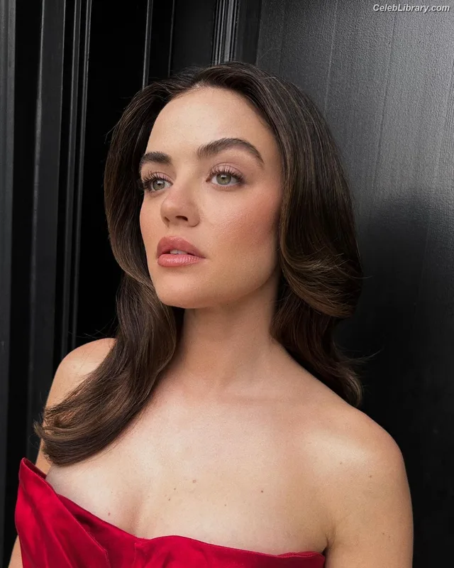 Lucy Hale photo 9 of 808