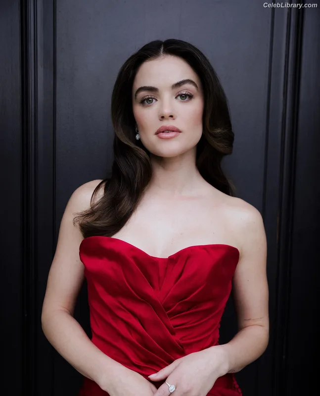Lucy Hale photo 11 of 808