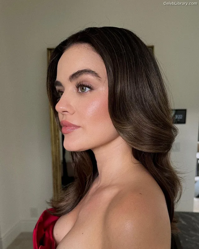 Lucy Hale photo 12 of 808