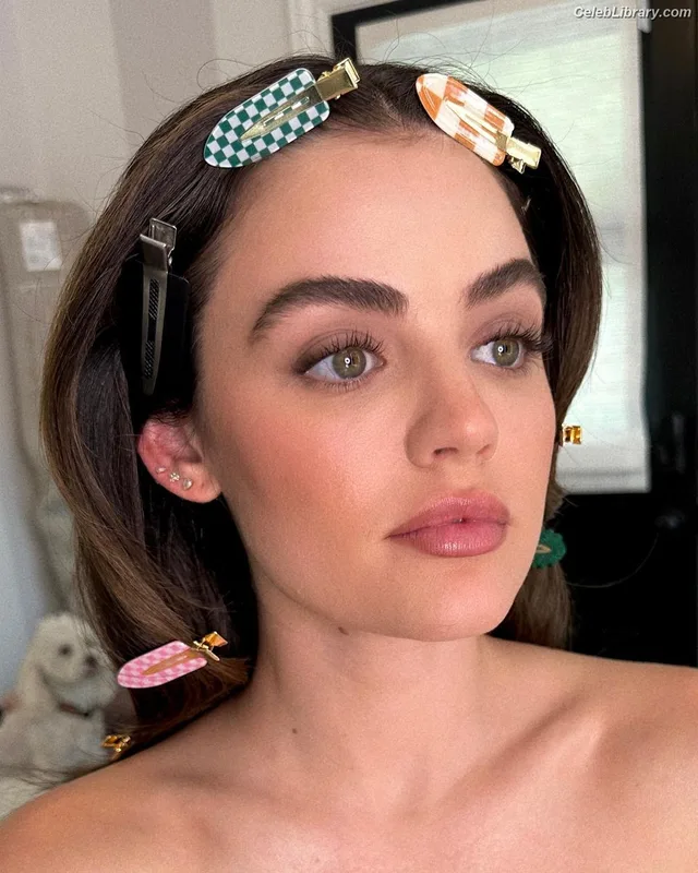 Lucy Hale photo 14 of 808