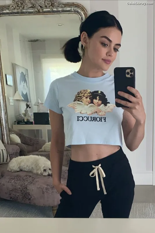 Lucy Hale photo 22 of 808
