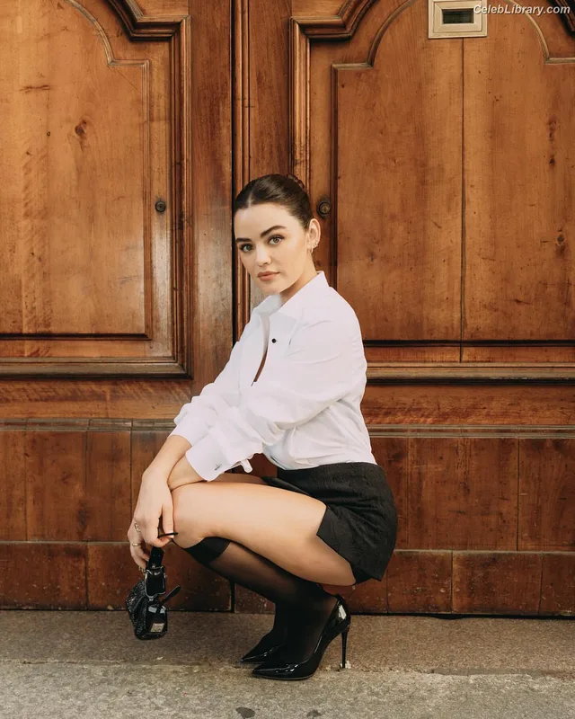 Lucy Hale photo 1 of 808