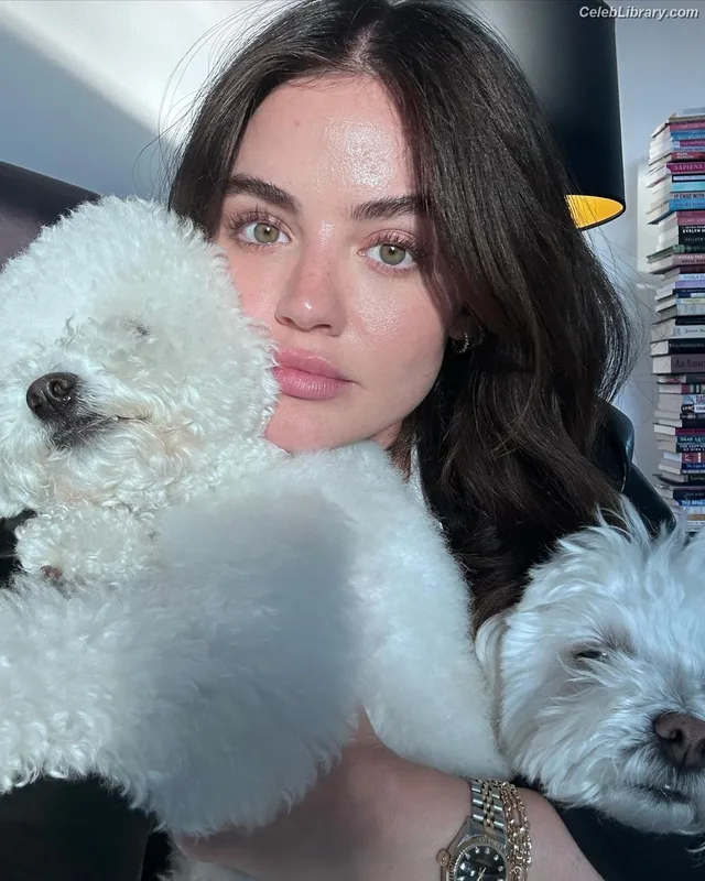 Lucy Hale photo 9 of 808