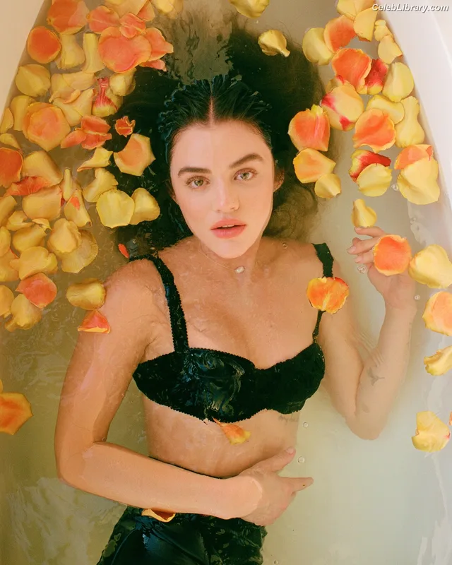 Lucy Hale photo 16 of 808