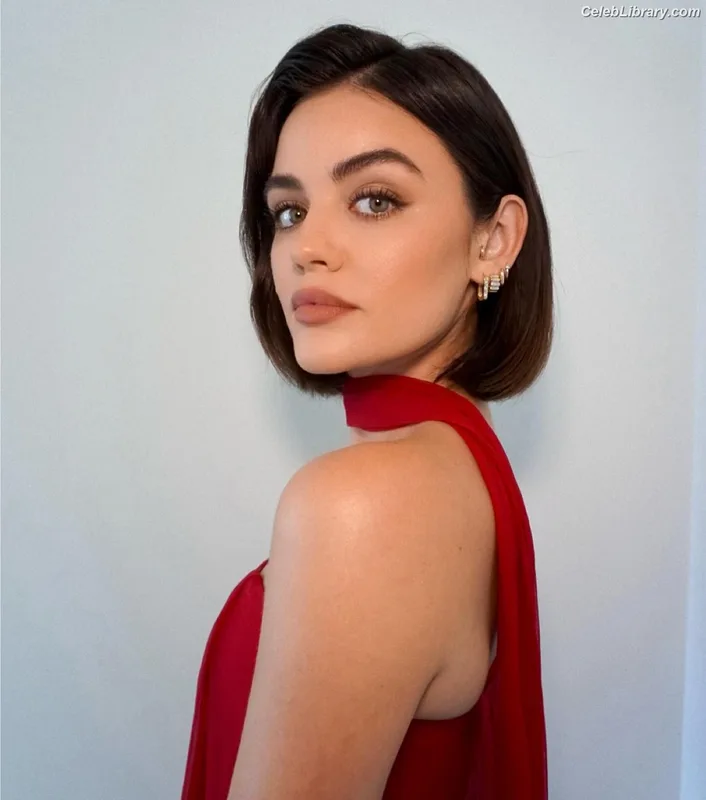 Lucy Hale photo 2 of 808