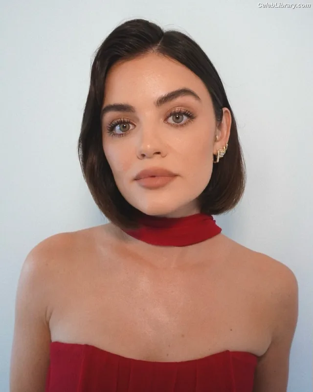 Lucy Hale photo 5 of 808