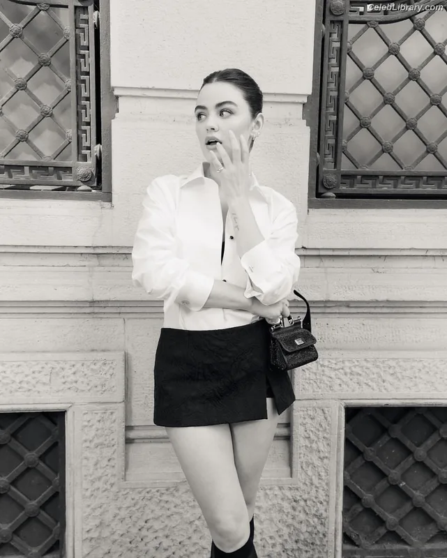 Lucy Hale photo 9 of 808