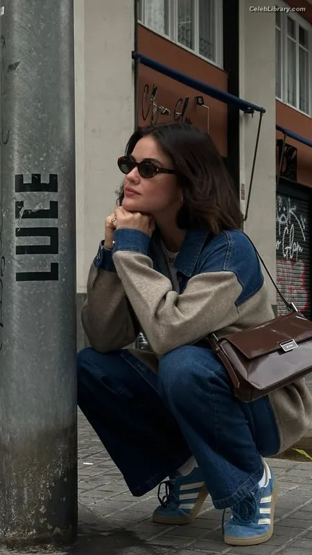 Lucy Hale photo 10 of 808