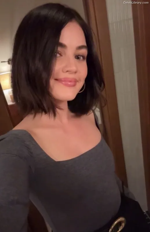 Lucy Hale photo 16 of 808