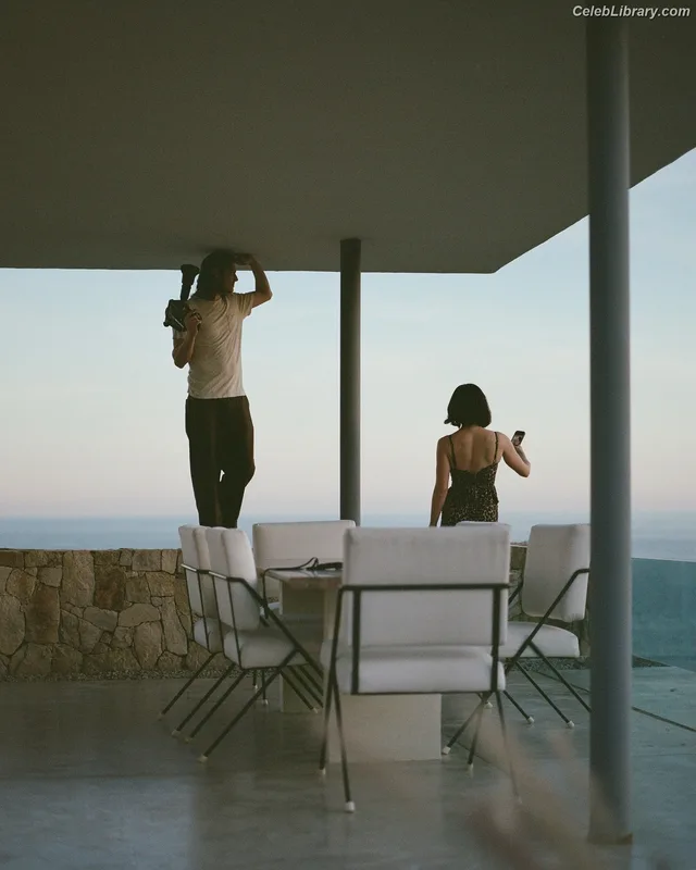 Lucy Hale photo 24 of 808