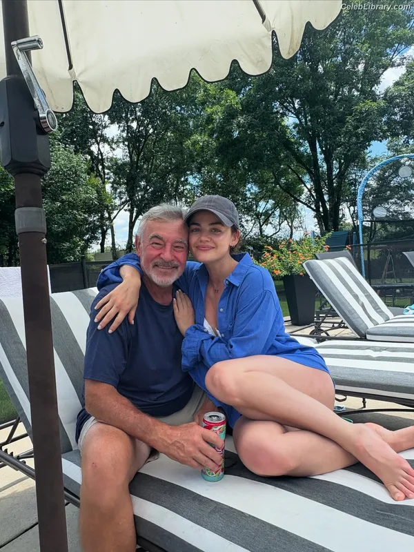 Lucy Hale photo 19 of 808